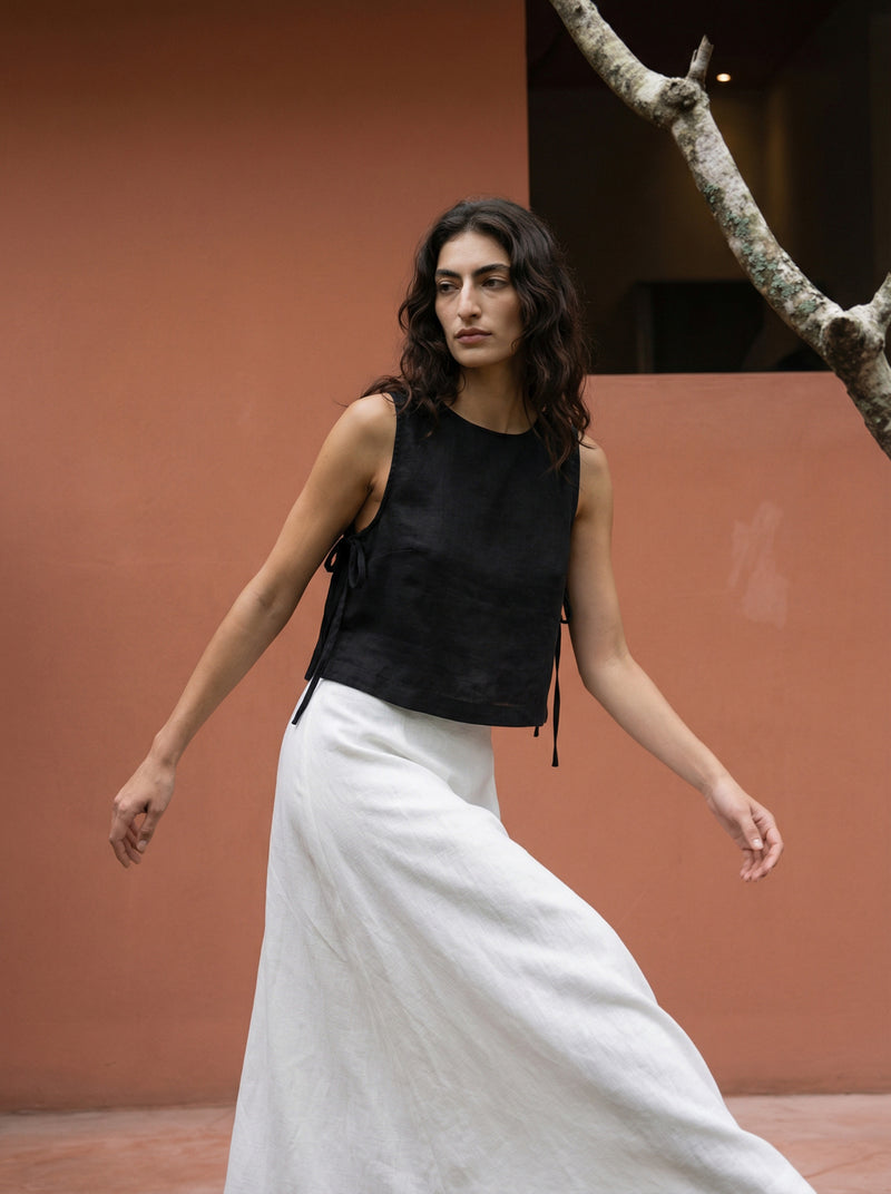 AVVA BLACK LINEN TOP